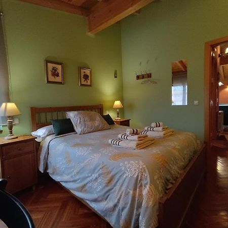 Burgo Cuarenta Y Ocho Luces旅馆 外观 照片