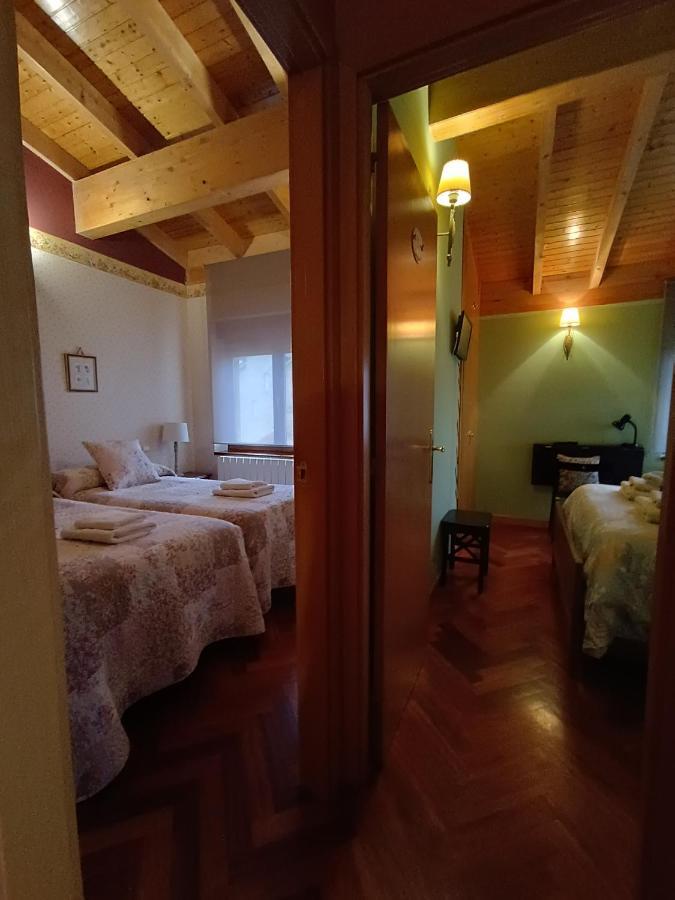 Burgo Cuarenta Y Ocho Luces旅馆 外观 照片